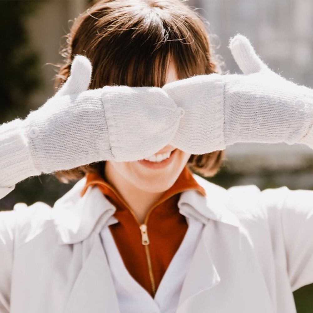 NWT SiiZU Convertible Mittens in Ivory/Grey